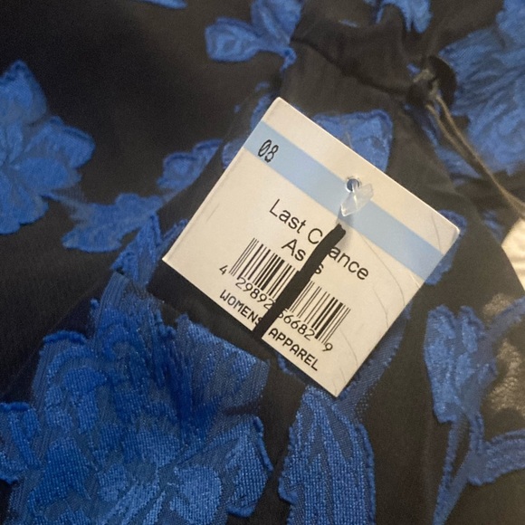 Vince Camaro Floral V-Neck Women's Dark Floral Blouse - Picture 8 of 8